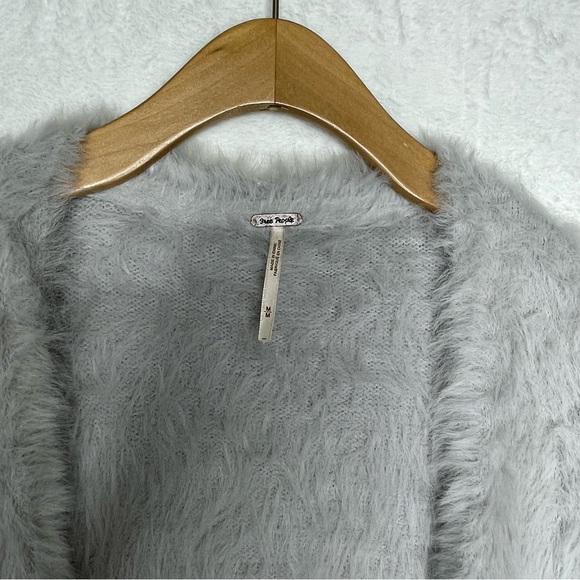 Free People Fuzzy Eyelash Sweater Cardigan Super Soft Cozy Silver Grey Size M - Picture 4 of 7